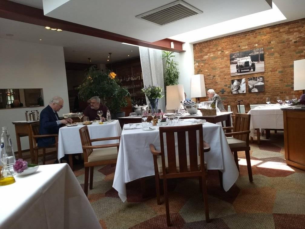 Minerva restaurant hotsell