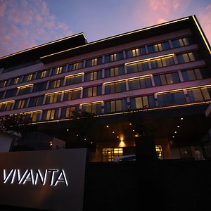 VIVANTA  Chennai  IT Expressway , a sophisticated sanctuary offering a refreshing blend of traditional hospitality and modern corporate efficiency . Located in the heart of the IT corridor of Chennai  the hotel is within easy reach from the airport and the railway station. With its bouquet of culinary offerings, high energy bar  and state of the art fitness centre , this haven of hospitality offers the global traveller a peaceful night's sleep after a hectic day of meetings and networking .