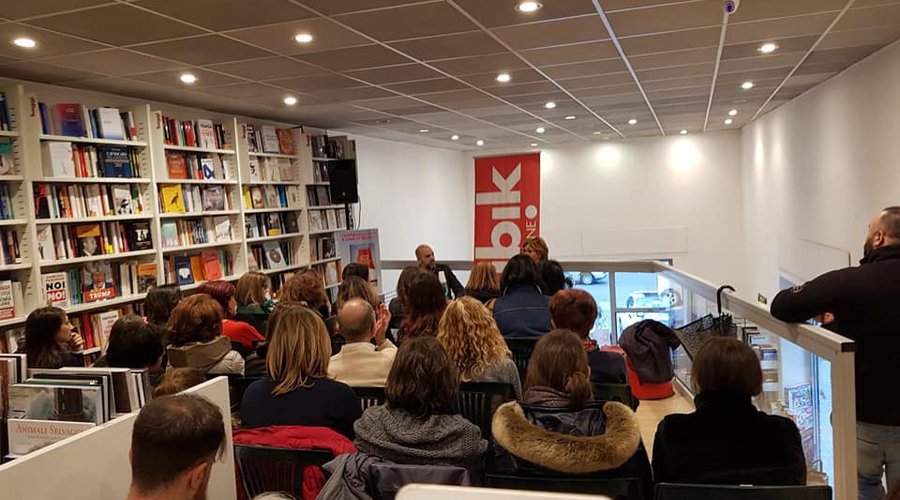 Piano superiore. Incontro con l'autore.