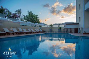 Pool og strand