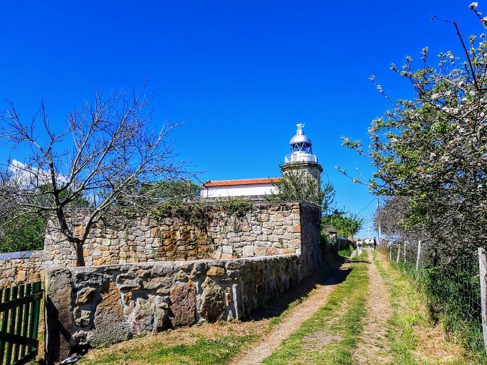 Faro de Tazones image