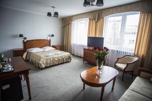 Room & Suite