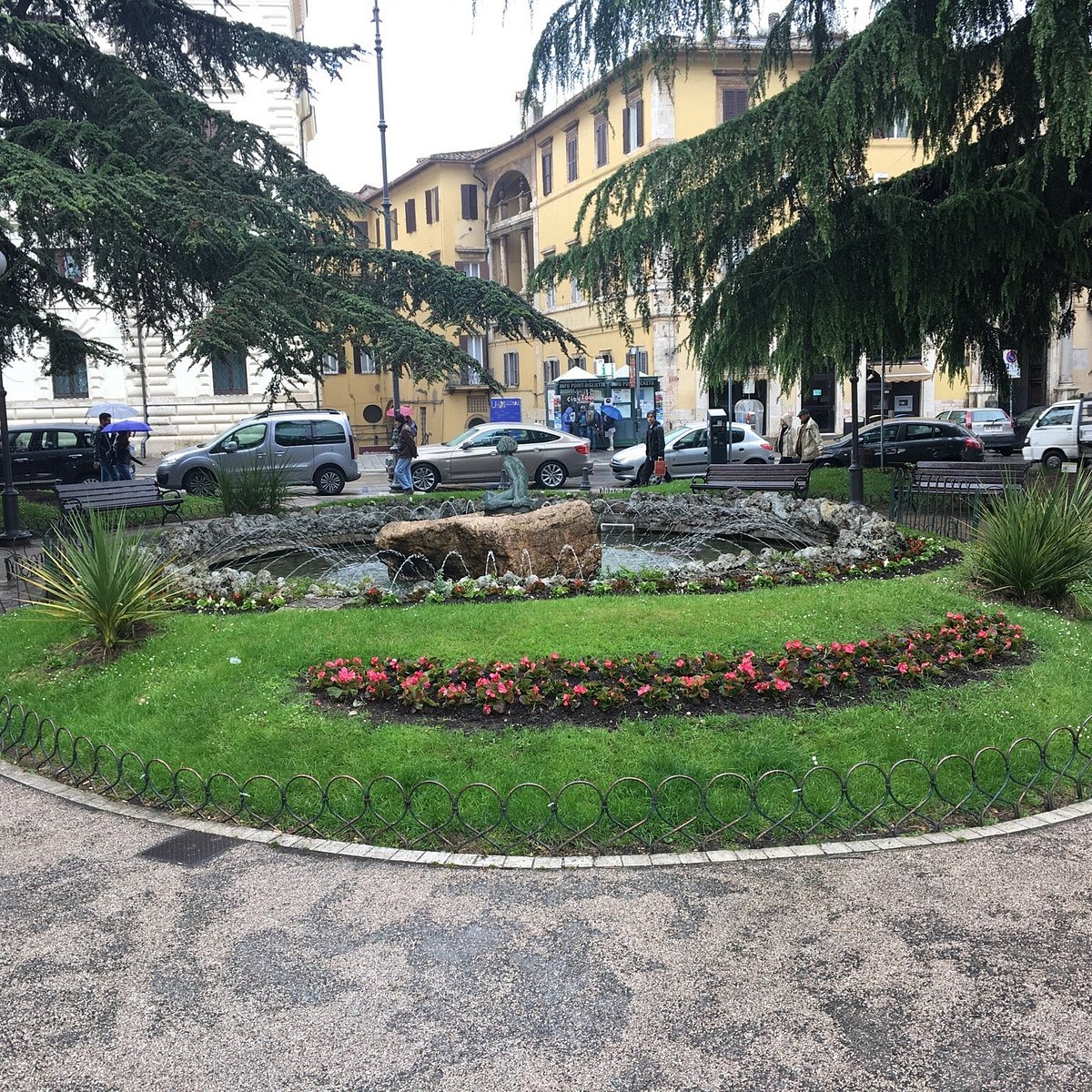 PIAZZA ITALIA - All You Need to Know BEFORE You Go (with Photos)
