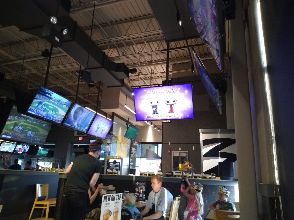 BUFFALO WILD WINGS, Wilmington - 140 Hays Ln - Photos & Restaurant ...