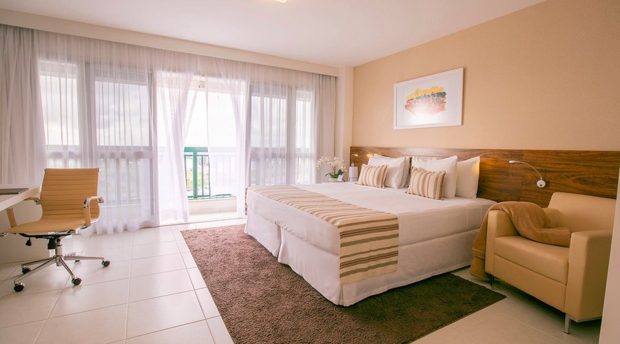 O hotel surpreende pela infraestrutura completa de lazer, eventos, localização privilegiada e apartamentos amplos, aliados à praticidade da bandeira Express com excelente custo-benefício.