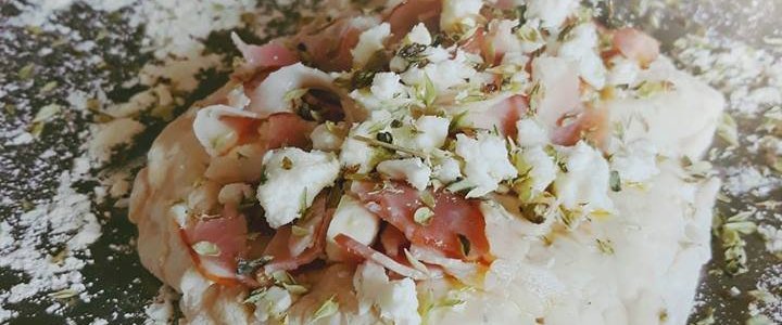 Pães recheados a serem feitos