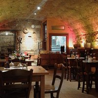 questa è la sala da pranzo (cantina del '500)