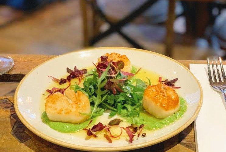 Atlantic Scallops, Pea Puree, Garlic Butter
Scallops, minted pea purée, garlic & herb butter