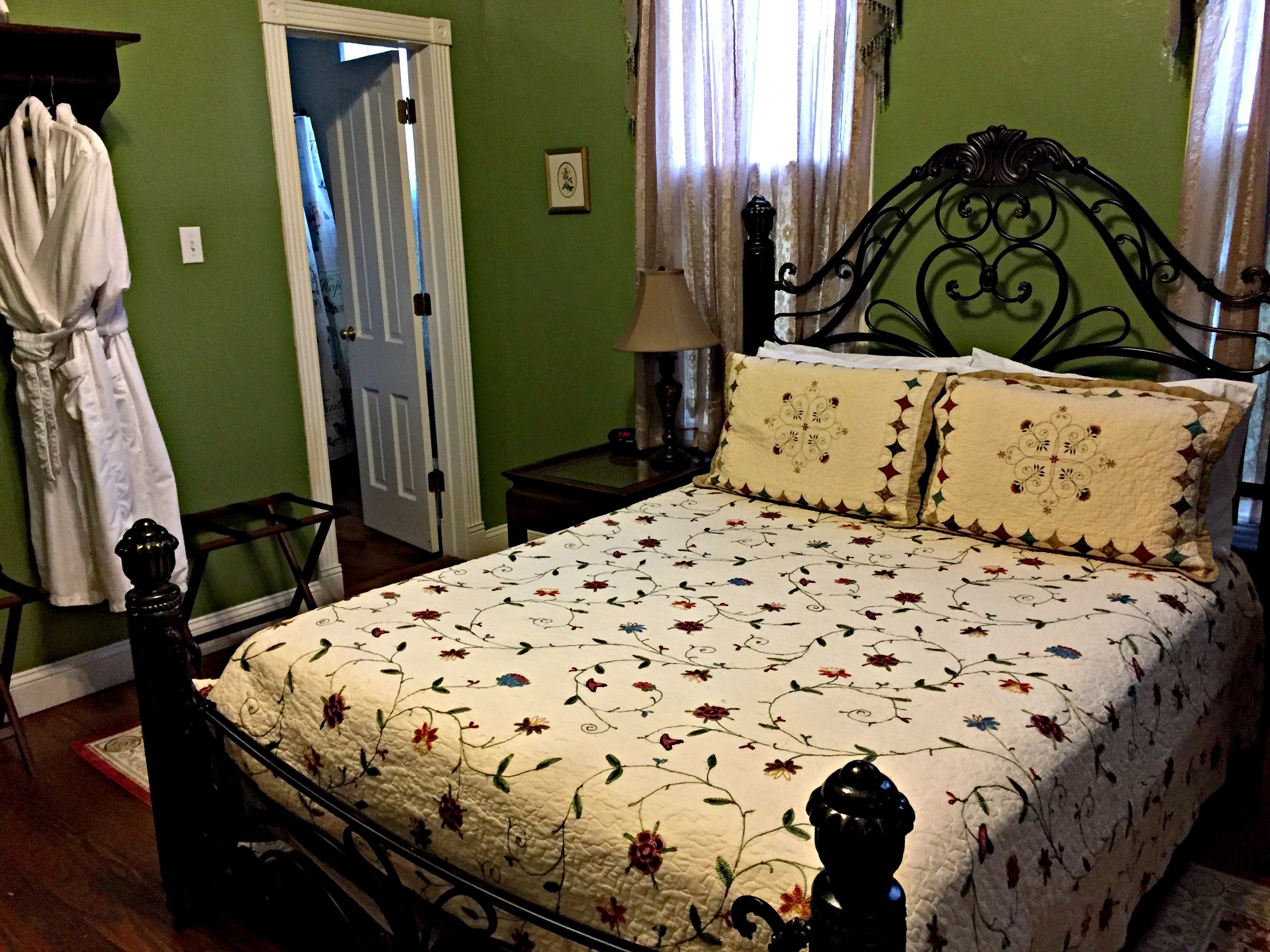 White Oak Manor Bed And Breakfast Rooms: Pictures & Reviews - Tripadvisor