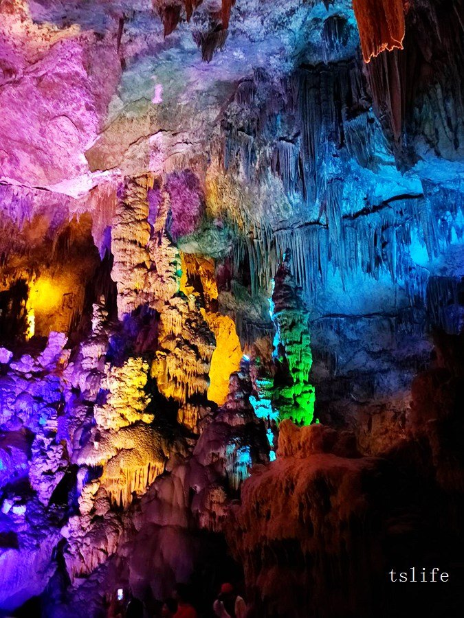 人間の瑤池」(人間界の伝説の池）・黄龍の夢幻仙境・福遊客