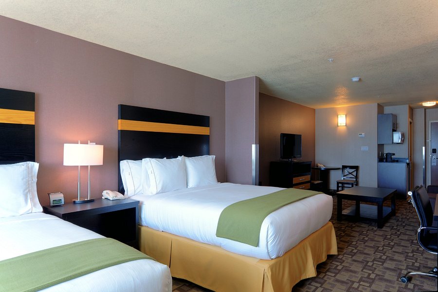 HOLIDAY INN EXPRESS & SUITES DAWSON CREEK $102 ($̶1̶2̶2̶) - Prices