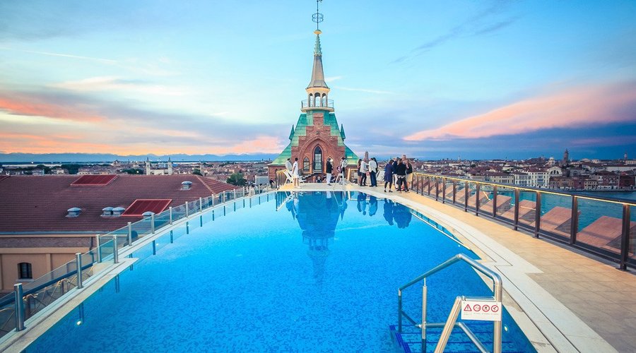 Piscina panoramica con imperdibile vista su Venezia e il canale della Giudecca