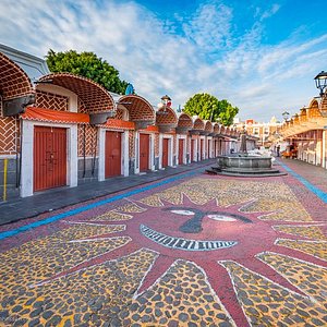 Welcome home colorful sign written in spanish that says bienvenidos a casa  at sale in a street market at Los Sapos magic town in Puebla city, Mexico  Stock Photo - Alamy