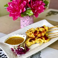 Chicken sate with penut sauce