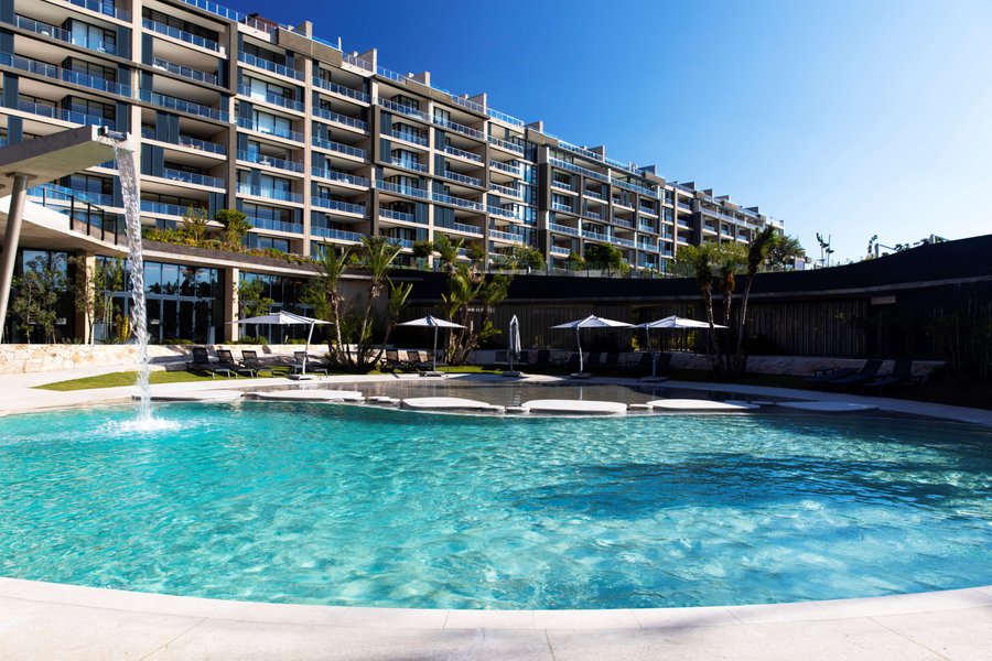 hotel near me with heated pool