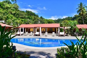 Piscine et plage