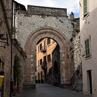 Portella di San Giorgio looking from Basilica di Santa Chiara