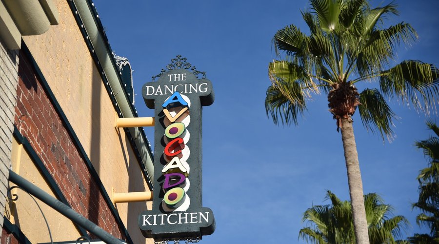 Dancing Avocado Kitchen (daK)