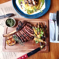Filete de Costilla /
400g Cape Grim rib eye, chimichurri with
choice of one side (gf, df)