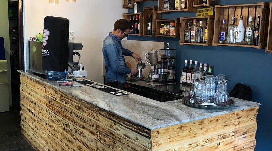 Front full stocked bar