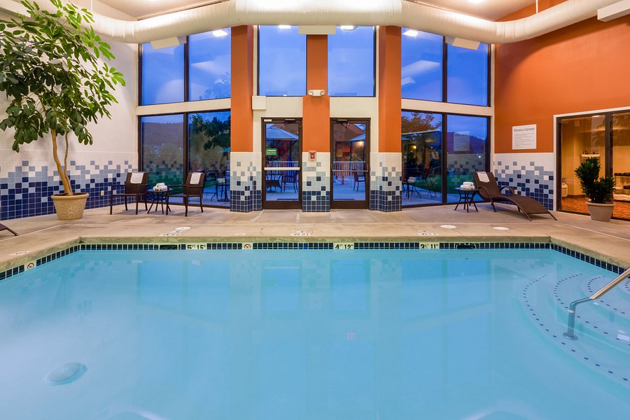 HOLIDAY INN EXPRESS ROSEBURG $140 ($̶1̶9̶0̶) - Updated 2021 Prices