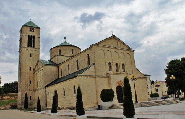 Crkva svetog Nikole Tavelića image