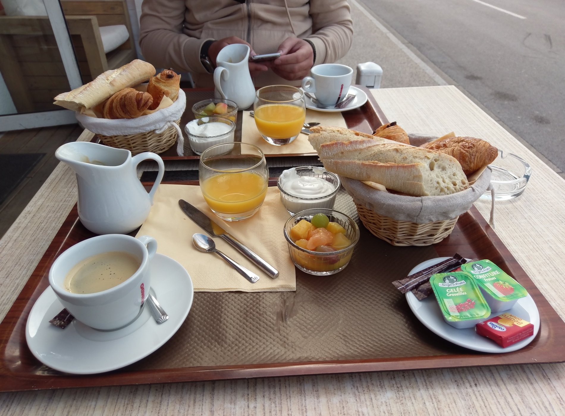 A La Voile Blanche by null