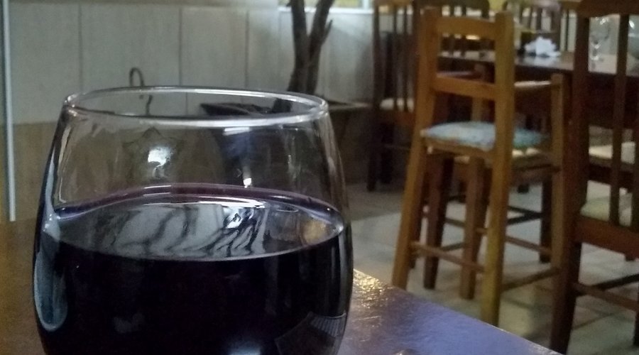 Nada como uma sopa e um bom vinho, no friozinho da noite.