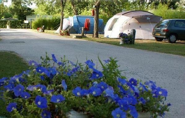 CAMPING LE PUMA (La Couarde-sur-Mer, Frankrijk) - foto's en reviews ...