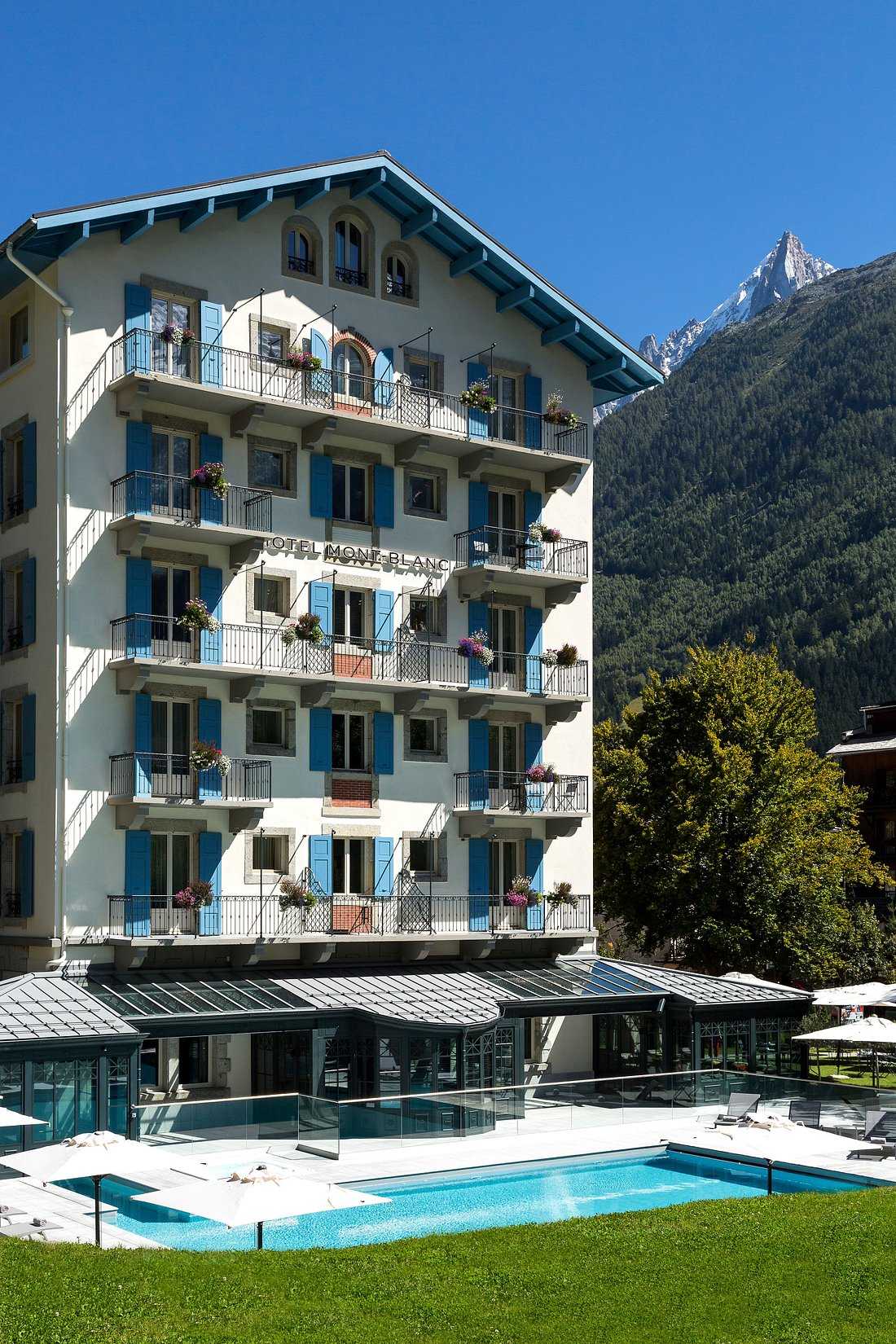 Hotel Mont-Blanc Chamonix - Hotel, Restaurant, Spa Clarins - H8 Collection