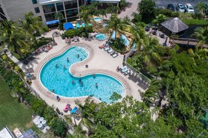 Piscina e praia