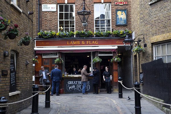 The Swan - Fuller's Pub and Restaurant near Hyde Park