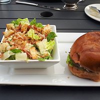repas enfant salade césar & burger
