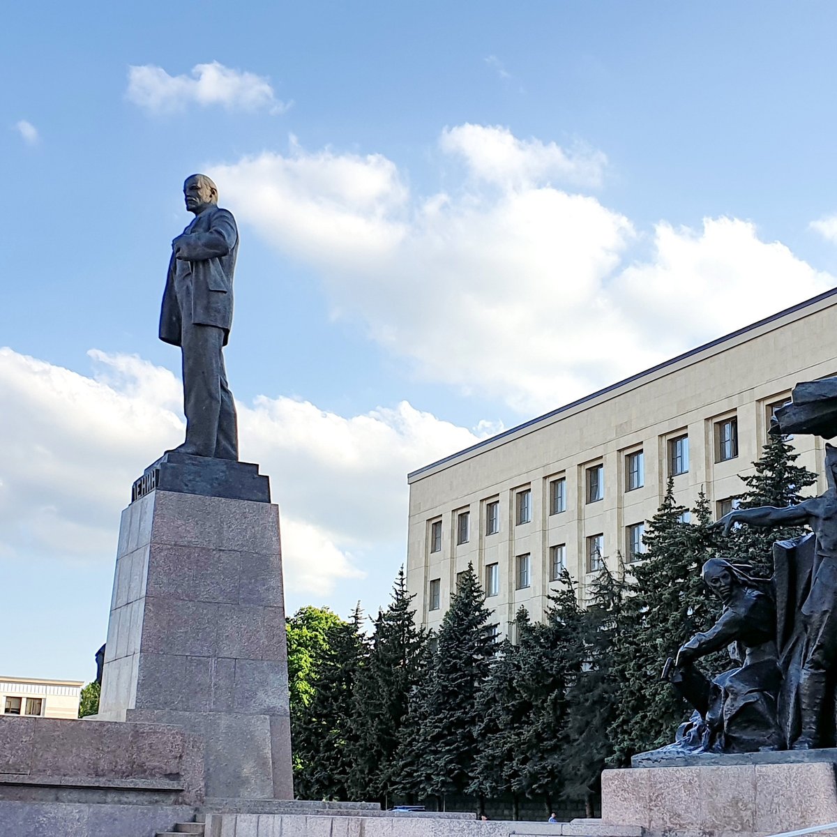 Фото ленина ставрополь. Памятник Ленину в Ставрополе. Город Ставрополь памятник Ленину.