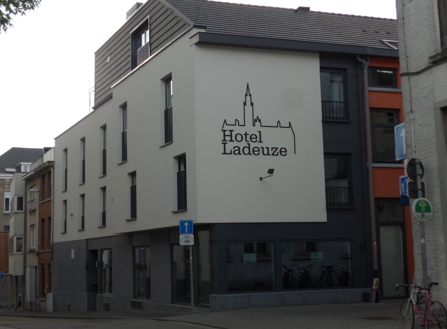Hotel Ladeuze by null