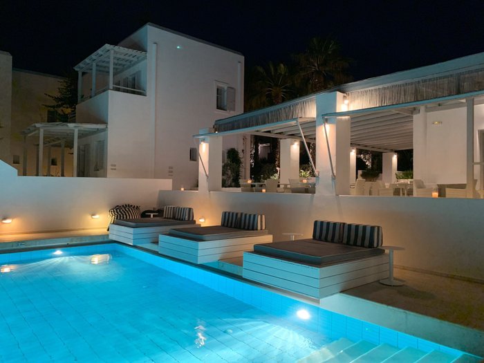 MR & MRS WHITE PAROS (AU$225): 2023 Prices & Reviews (Naoussa, Greece ...