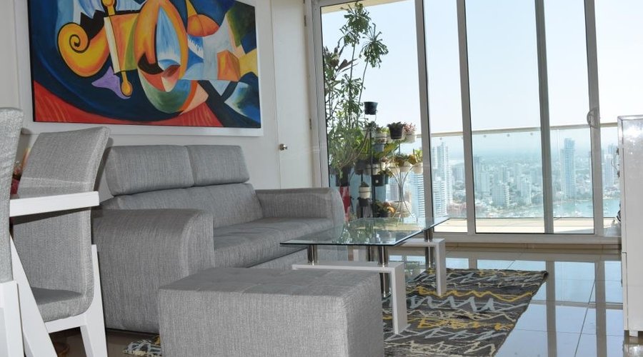This super comfortable 1 bedroom apartment has a comfortable balcony where you can enjoy the best views of the city, master bedroom has a king size bed, closet, spacious private bathroom with shower, living room with access to the balcony, open kitchen in marble fully equipped.
 
 The apartment is close to the main sites of interest in Cartagena de Indias