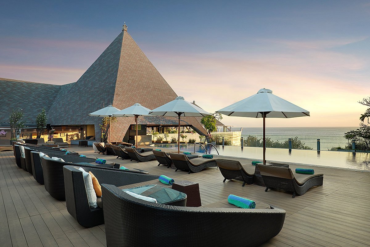 The Kuta Beach Heritage Hotel Bali - Managed by Accor โรงแรมใน ลีเกี้ยน