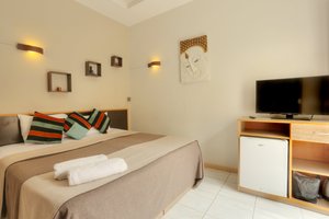 Room & Suite
