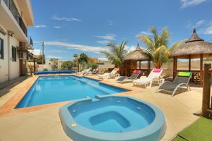 Pool & Beach