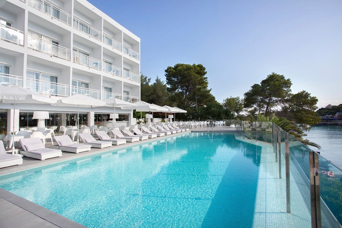 Grupotel Ibiza Beach Resort, hotel in Ibiza