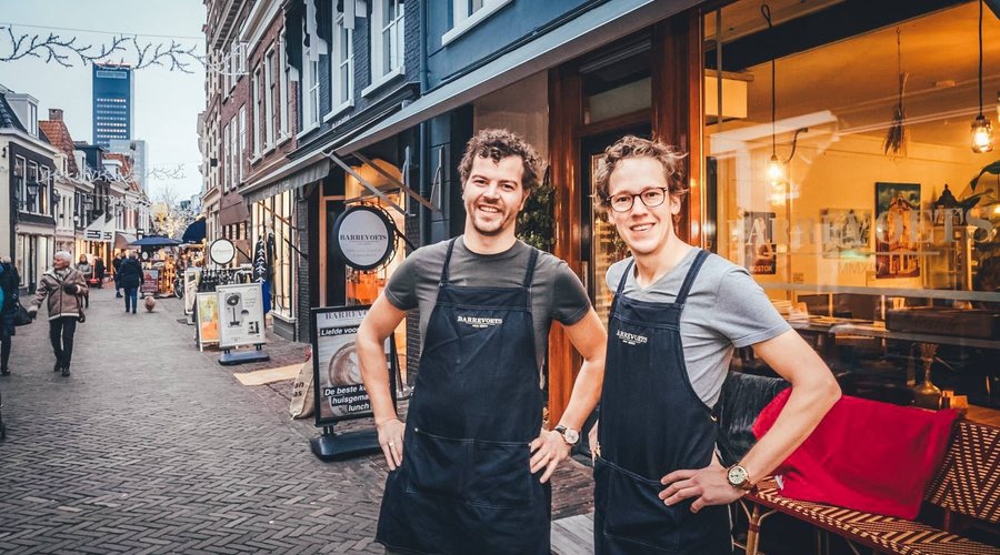 Barrevoets in het hart van het centrum van Leeuwarden en in het leukste en gezelligste winkelstraatje (de Kleine Kerkstraat)