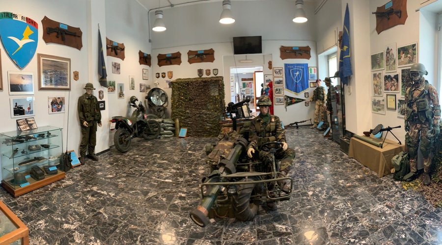 Bellissimo museo, unico del genere in Italia.  Racconta  la storia di come è nato il paracadute in Italia, come sono nate le aviotruppe italiane e come i paracadutisti dell’Esercito Italiano sono stati impiegati nelle Guerre Mondiali e nelle missioni di pace dei nostri giorni. Consiglio la visita.