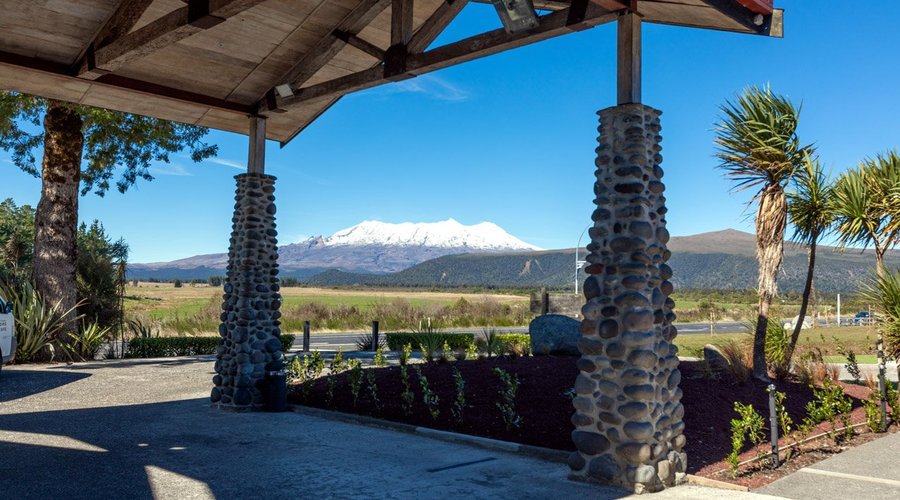 Hotel portico entrance looking to Mt Ruapehu.