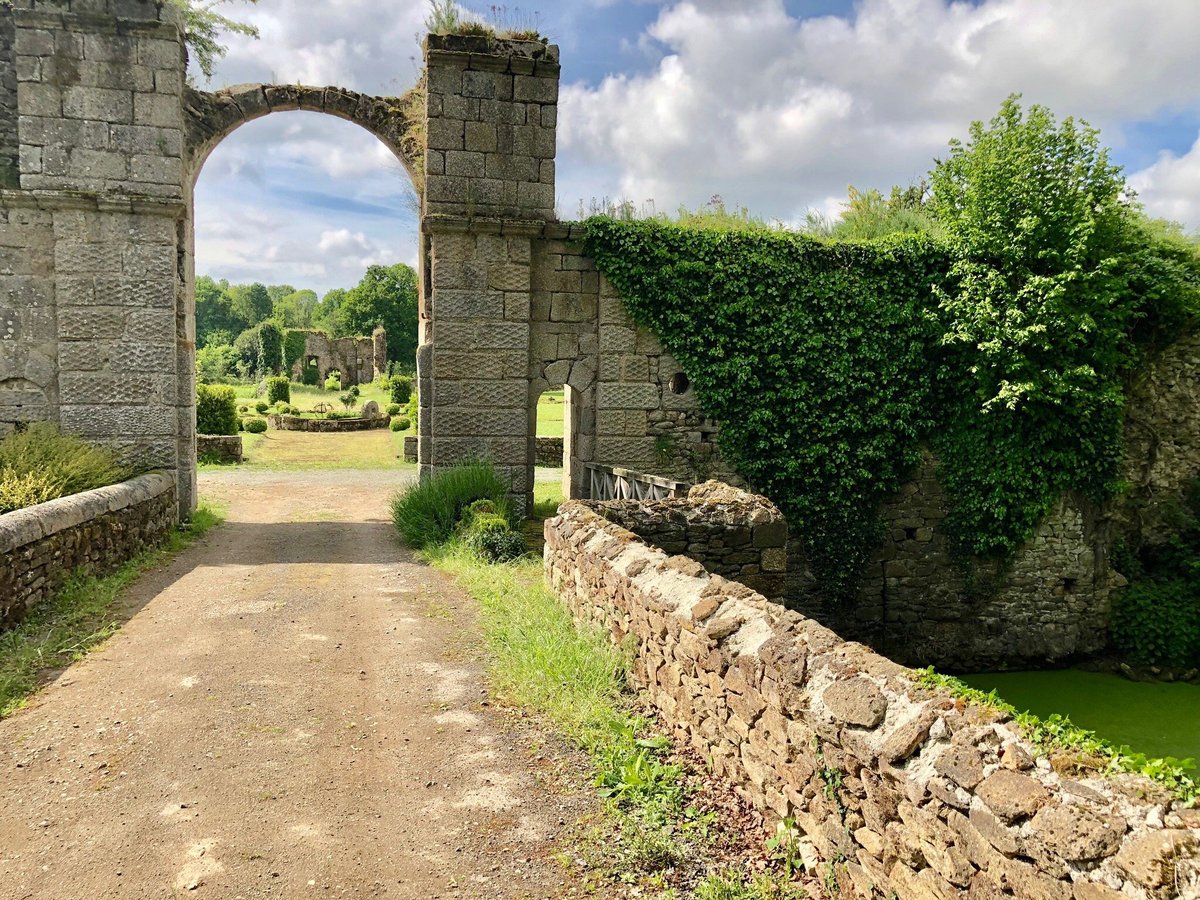CHATEAU DE LA CHASSE-GUERRE (Hardanges, Francia): opiniones ...