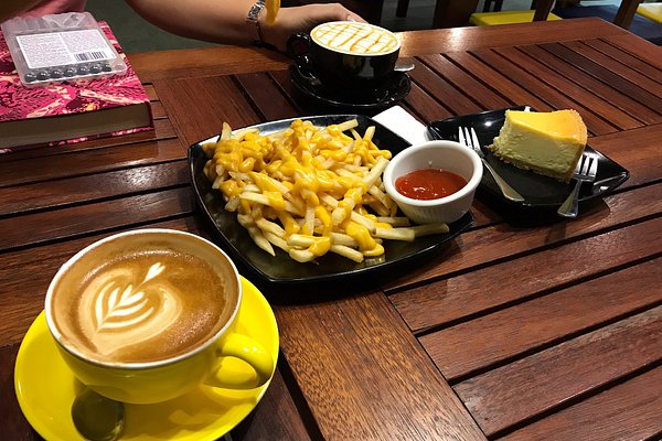 Big cup 32 Oz - Picture of Royal Sawadee Tea & Coffee, Taiping - Tripadvisor