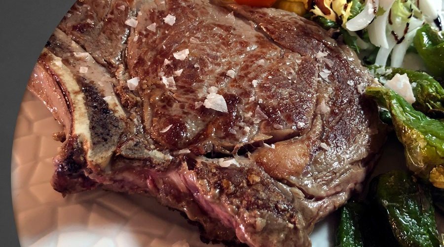 ¿Con ganas de darte hoy un homenaje?.. Venta a El Colmao del Gallego y celebra este día con un chuletón de ternera que te sabrá a gloria. Y es que en El Colmao sabemos lo que te gusta.
¿Te vienes a probarlo?

#gastronomia #cocina #jerez