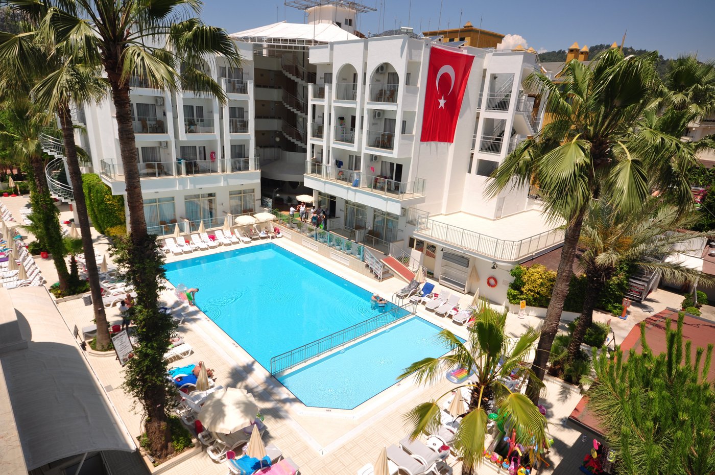 Family club atrium