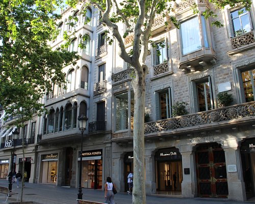 Barcelona Day 5: Shopping in Passeig de Gracia, Around University Area and  Torres Gloriés