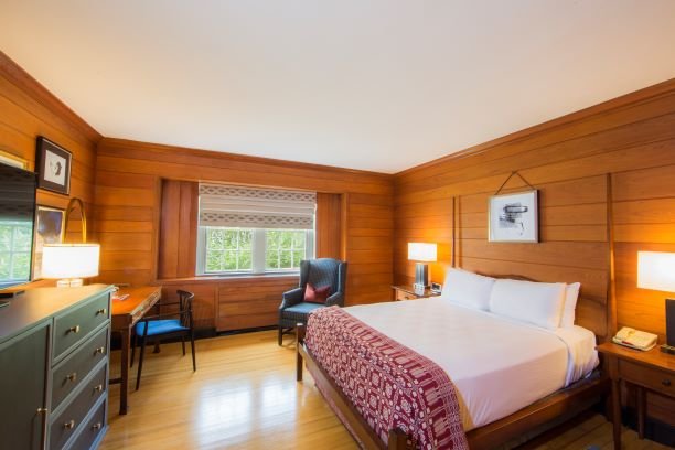 Hotel photo 2 of Williamsburg Lodge, Autograph Collection.